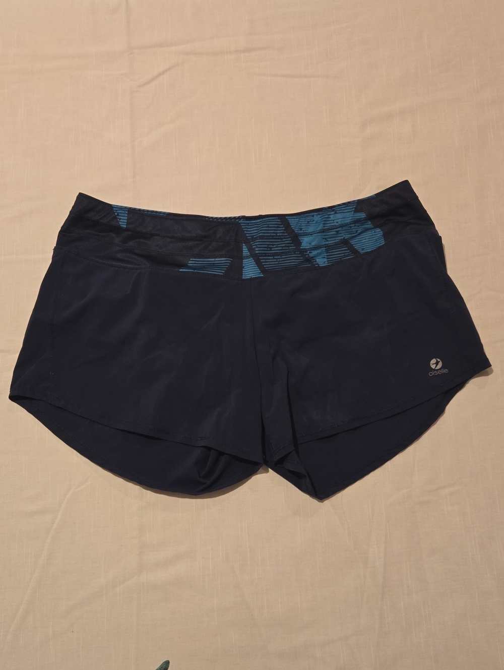 oiselle Navy Roga Running Shorts with Patterned Waistband